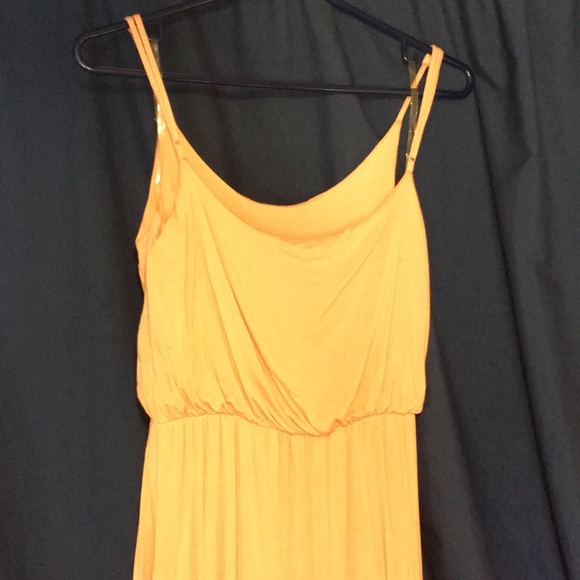 Flowy Asymmetrical hem dress - Picture 9 of 10